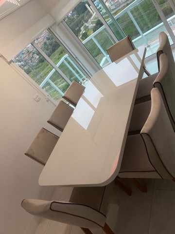 Mesa com cadeiras 