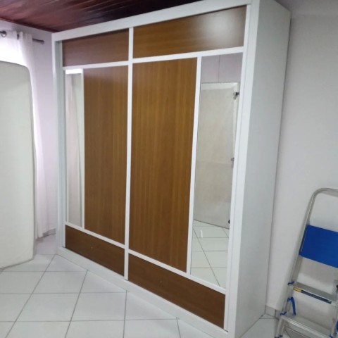 Montagem guarda roupas.