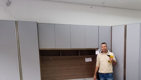 Guarda roupa de canto 