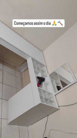 Escrivaninha e penteadeira 