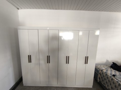 Guarda roupa 8 portas