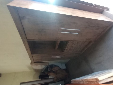 Guarda roupa de solteiro 