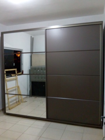 GUARDA ROUPA HEEN