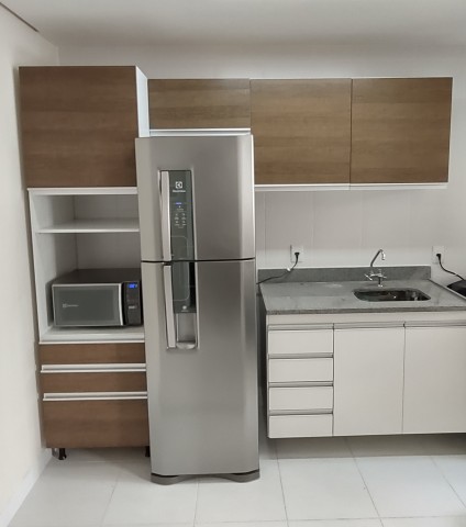 Montagem de armários de cozinha. 
