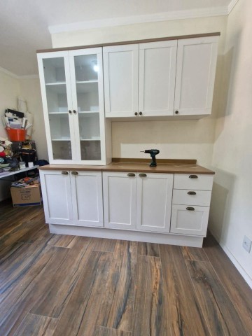 Montagem e infração de cozinhas 