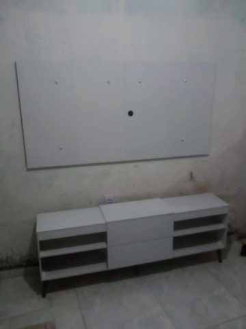 Rack com painel de TV