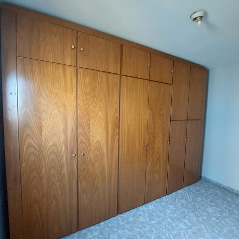 Montagem guarda roupa antigo