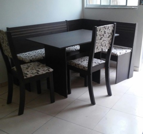Mesa de canto 